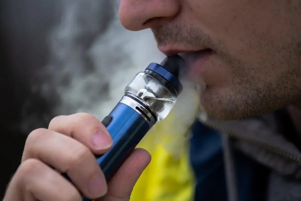 Can-you-vape-after-tooth-extraction VSZN